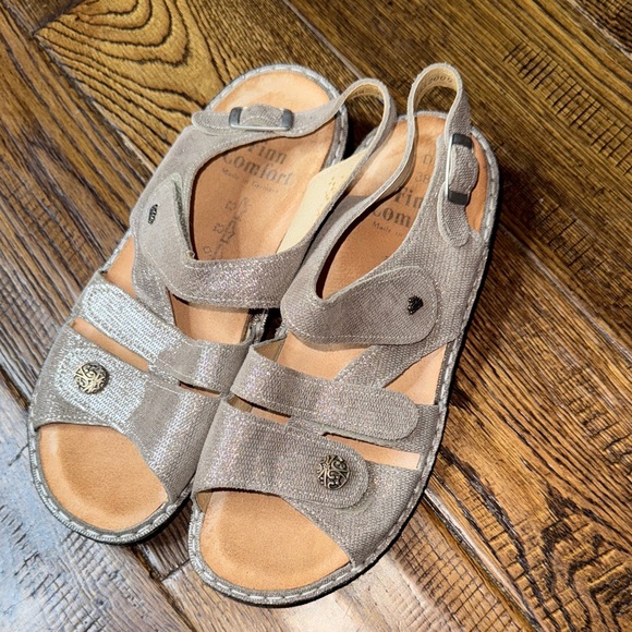 FINN CONFORT Shoes - FINN CONFORT Beige Strappy Sandals with Button Detail Size 38